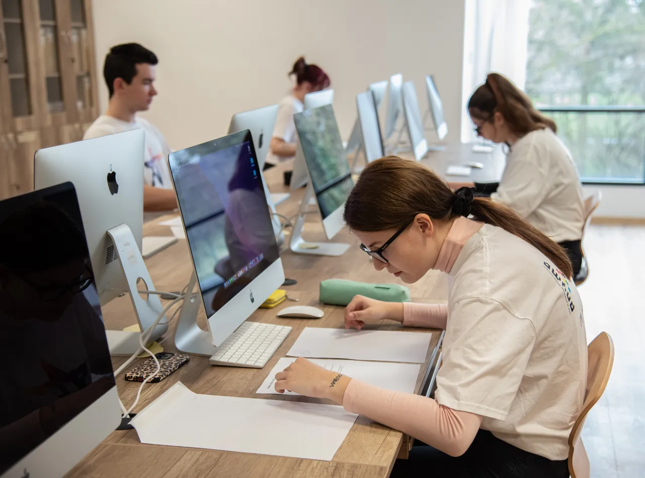 Nyomdaipari technikus - Nyomdaipari előkészítő szakmairány